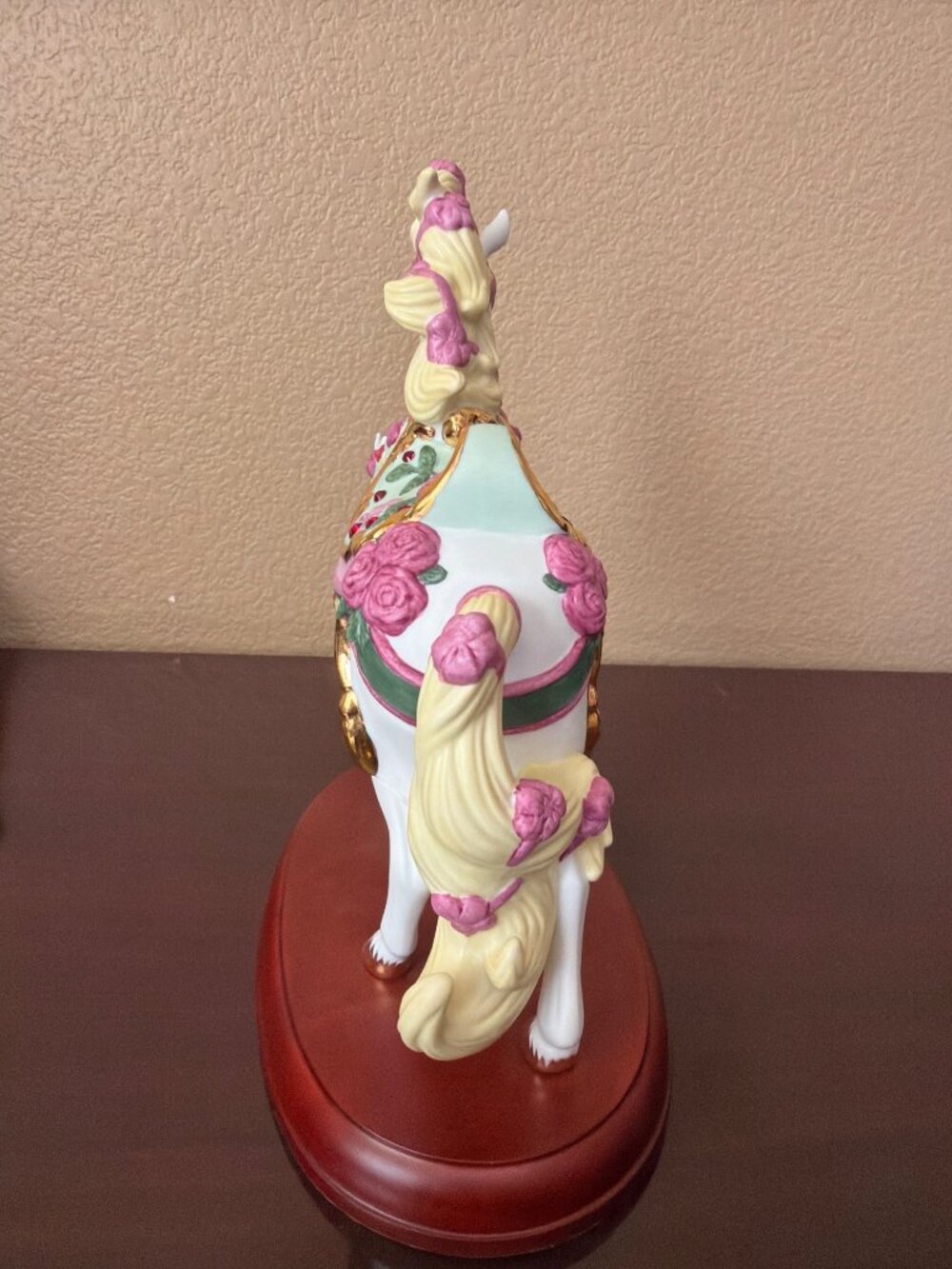 2009 Lenox Limited Edition "Rubies & Roses" Porcelain Carousel Horse w/FLAW - Picture 4 of 16